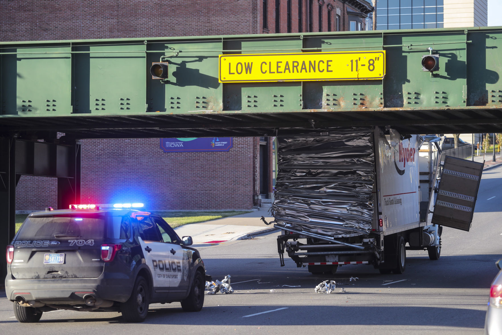 101618-qct-qca-truck-eating-bridge-001